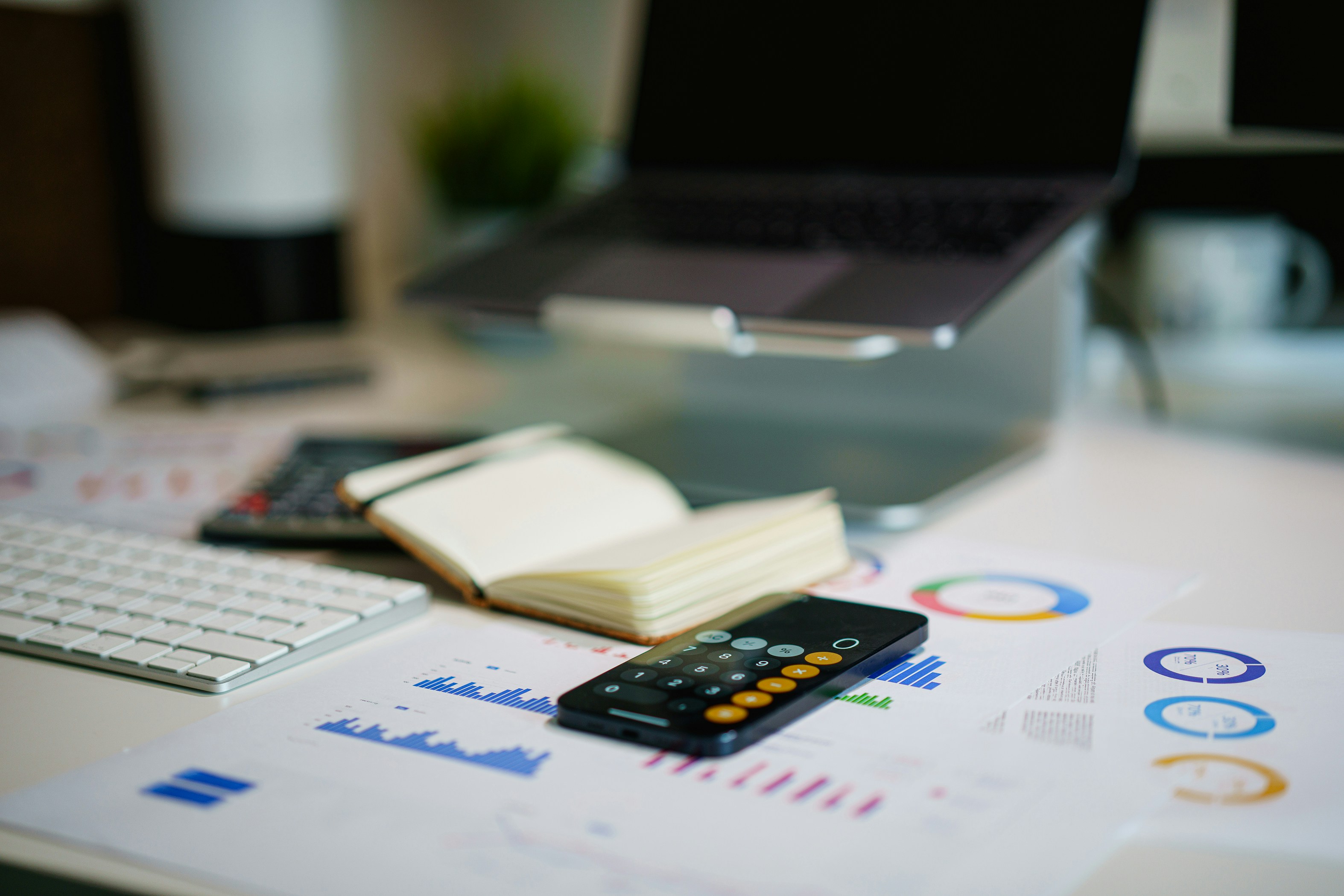 The Art of Controlling Your Money: A Beginner's Behavioral Guide to Budgeting